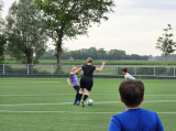 Laatste training S.K.N.W.K. JO11-1JM (partijtje tegen de ouders) van maandag 27 mei 2024 (118/137)